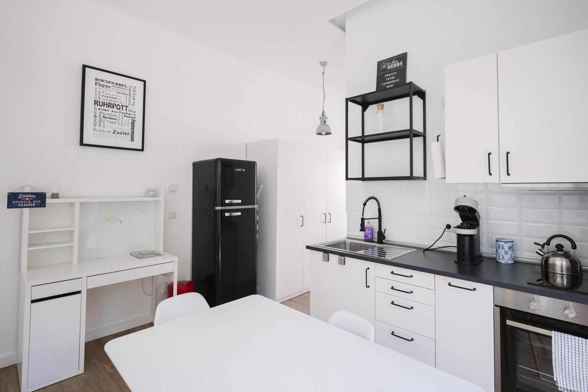 Schoene, Moderne Wohnung Mit Grosszuegiger Terasse Essen Exterior photo